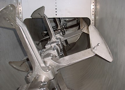 Bolted paddle Agitator in Industrial Mixer